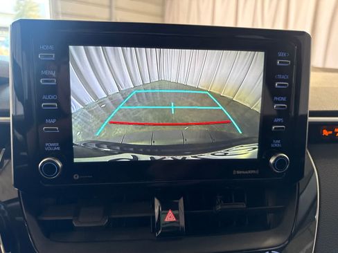 Used 2021 Toyota Corolla LE FWD image 29