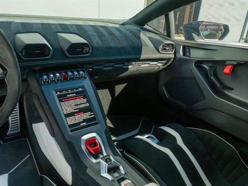 Used 2021 Lamborghini Huracan STO image 16