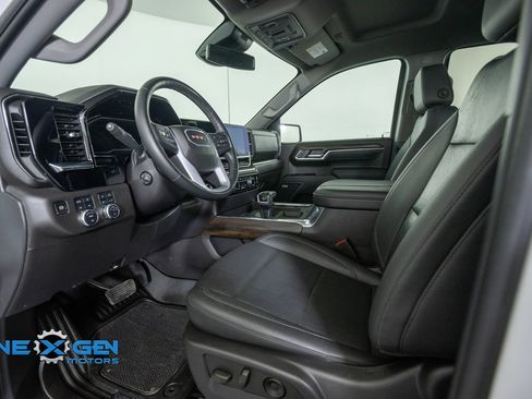 Used 2025 GMC Sierra 1500 SLT w/ SLT Premium Plus Package AWD/4WD image 10