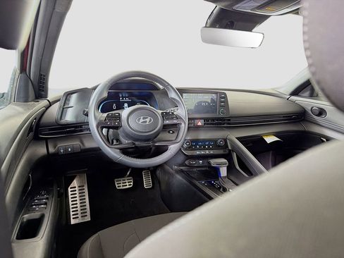Used 2025 Hyundai Elantra Sport image 24