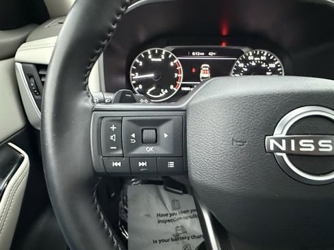 Certified 2025 Nissan Rogue SV image 15