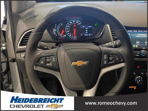Certified 2020 Chevrolet Trax LT w/ LT Convenience Package image 18