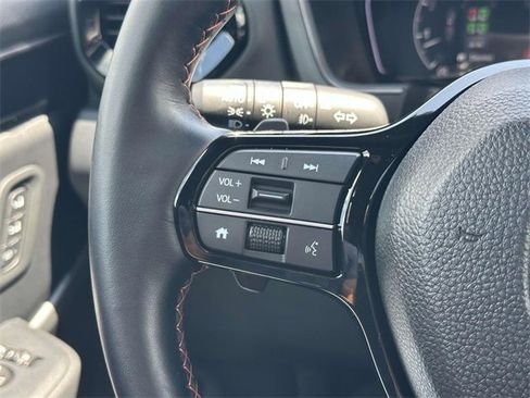 Used 2025 Honda Pilot TrailSport image 24