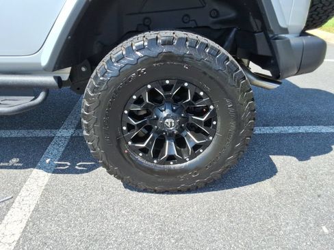 Used 2023 Jeep Wrangler Unlimited Rubicon 392 AWD/4WD image 13
