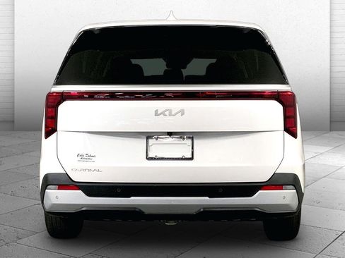 Certified 2026 Kia Carnival FWD image 3