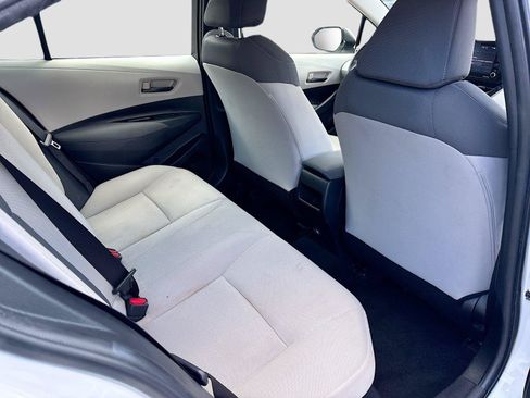 Used 2022 Toyota Corolla LE FWD image 25