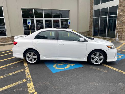 Used 2013 Toyota Corolla S w/ Premium Pkg FWD image 14