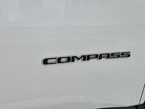 Certified 2025 Jeep Compass Latitude AWD/4WD image 10