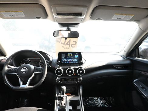 Used 2025 Nissan Sentra SR FWD image 22