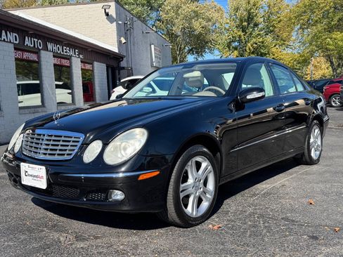 Used 2006 Mercedes-Benz E 350 4MATIC Sedan w/ Sunroof Pkg image 1
