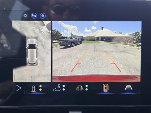 New 2027 Chevrolet Equinox LT w/ Convenience Package II FWD image 27