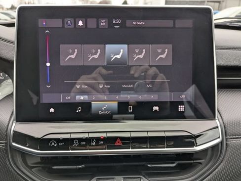 Used 2022 Jeep Compass Latitude w/ Sun and Sound Group AWD/4WD image 30