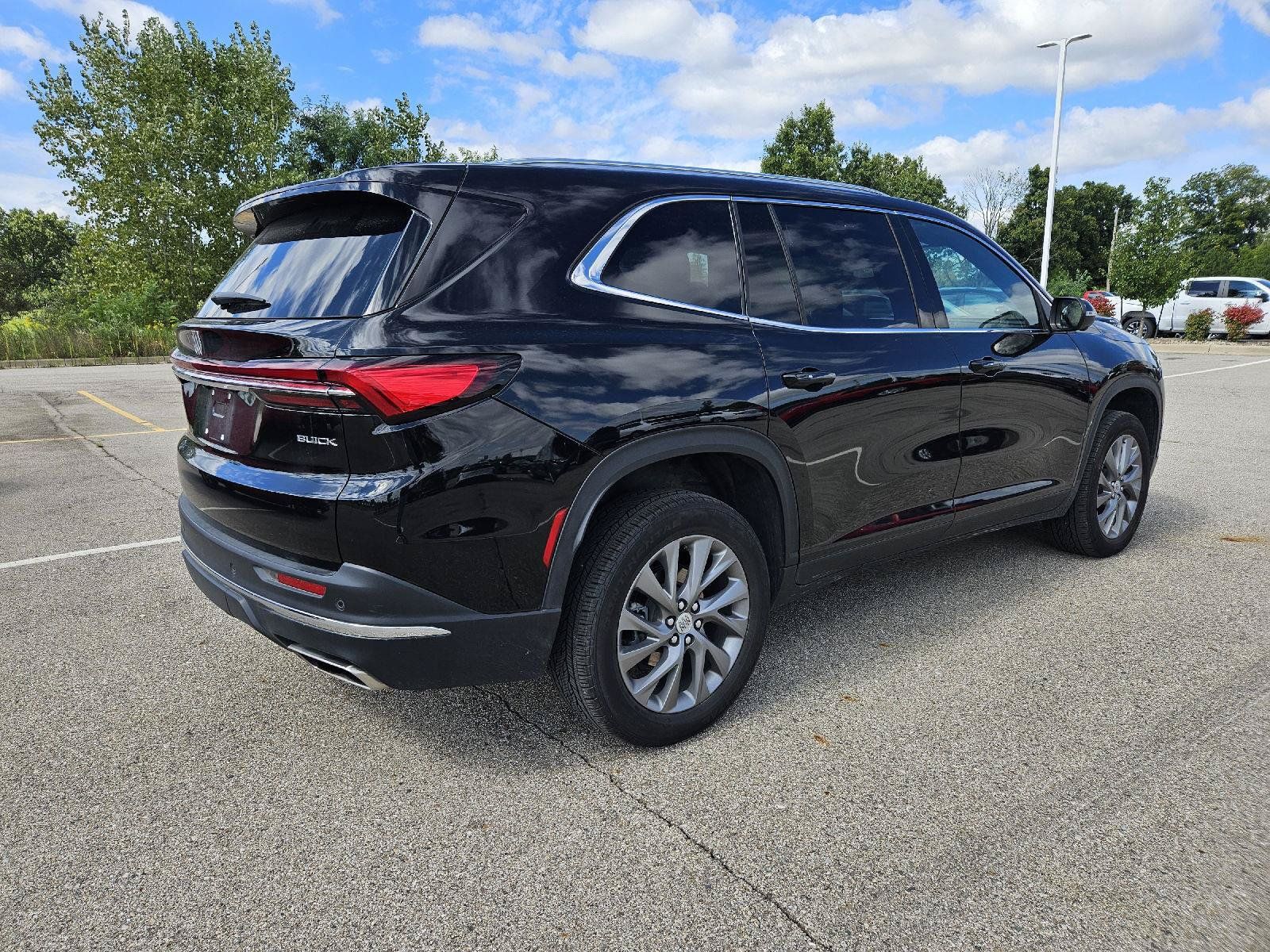 Used 2026 Buick Enclave Preferred AWD/4WD image 7