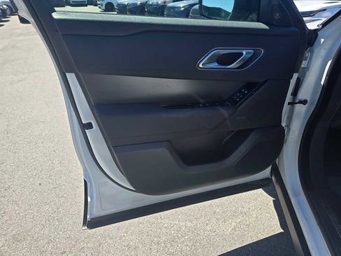 Certified 2025 Land Rover Range Rover Velar Dynamic SE image 23