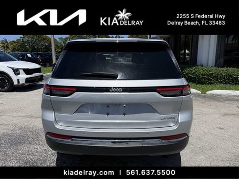 Used 2025 Jeep Grand Cherokee Laredo X w/ Luxury Tech Group I RWD image 4