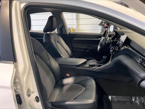 Used 2023 Toyota Camry SE image 10