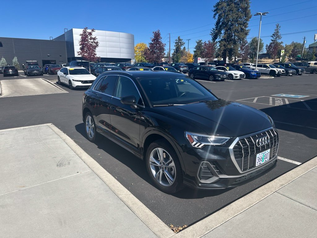 Used 2019 Audi Q3 2.0T Premium Plus AWD/4WD image 3