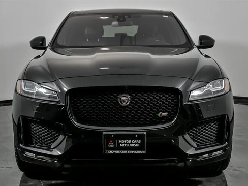 Used 2017 Jaguar F-PACE S image 4