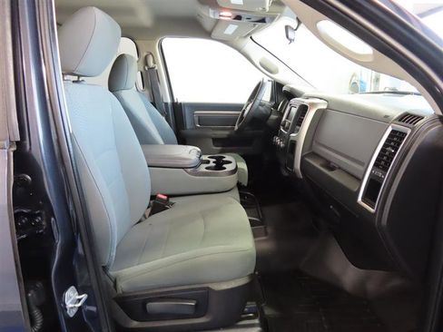 Used 2019 RAM 1500 Classic SLT image 31