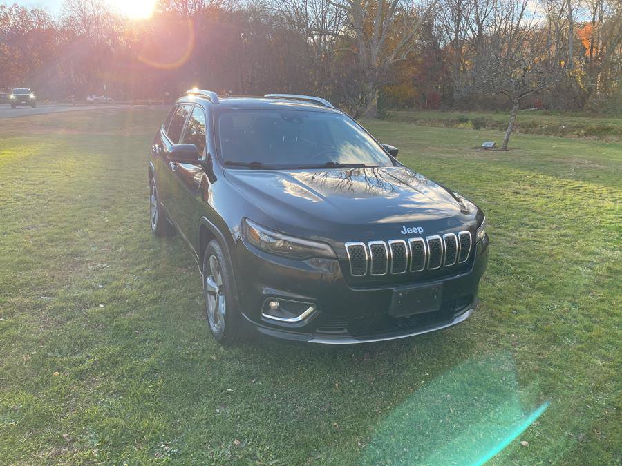 Used 2019 Jeep Cherokee Limited w/ Luxury Group AWD/4WD image 4