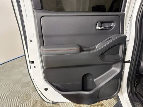 Used 2022 Nissan Frontier PRO-4X w/ Technology Package image 21