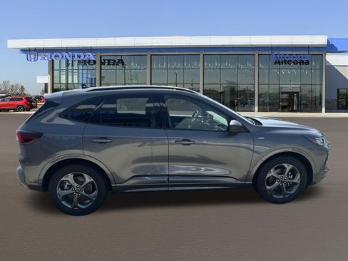 Used 2023 Ford Escape ST-Line w/ Tech Pack #1 FWD image 5