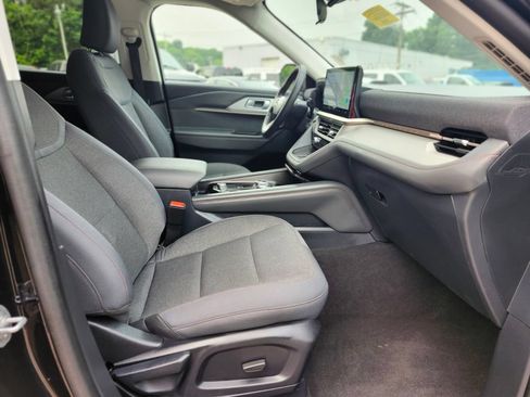 Certified 2025 Ford Explorer Active AWD/4WD image 11