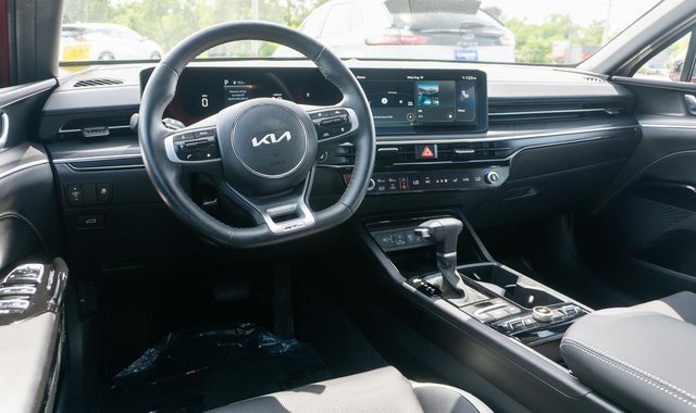 Used 2025 Kia K5 GT-Line AWD/4WD image 12