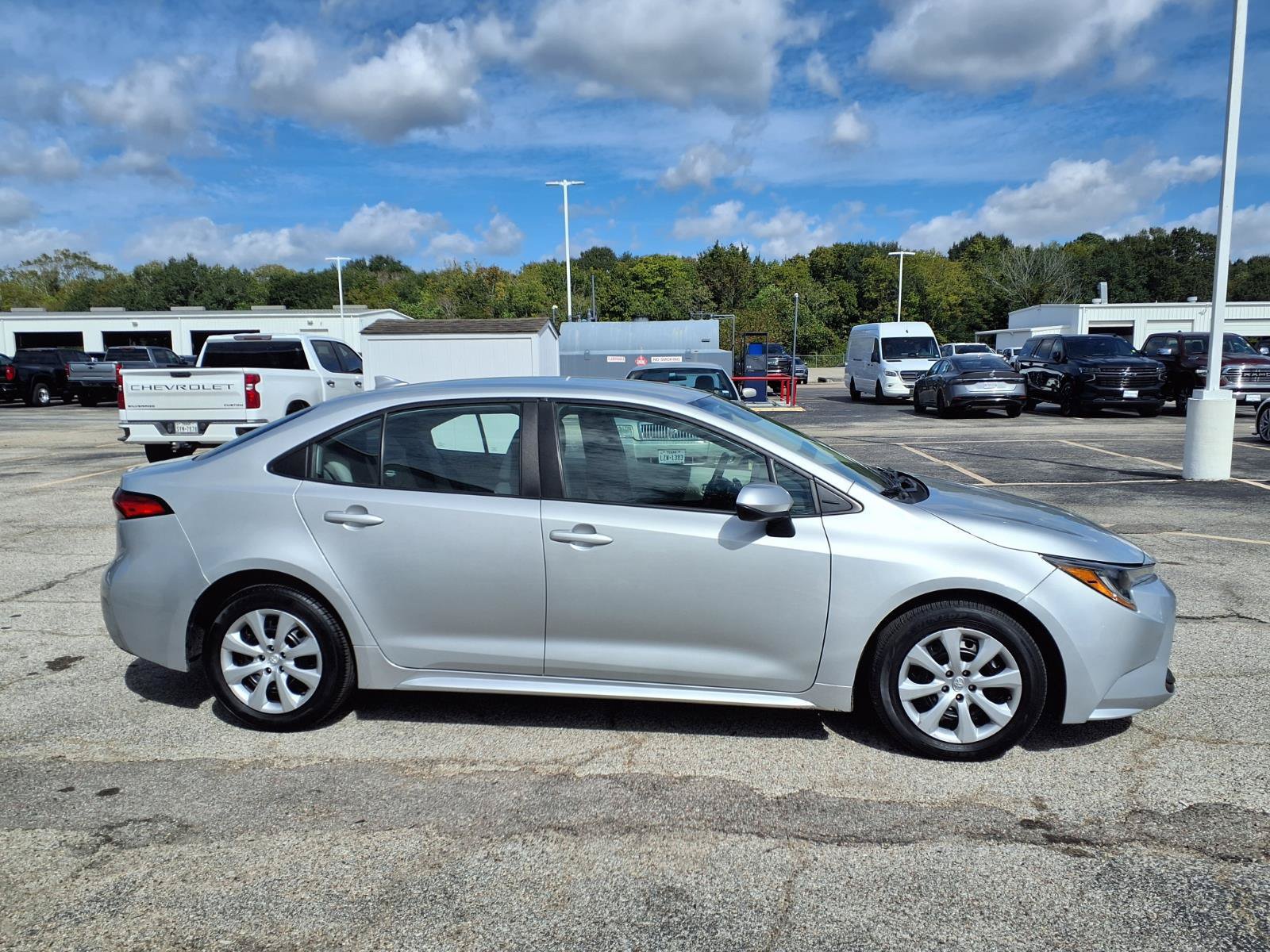 Used 2024 Toyota Corolla LE FWD image 21