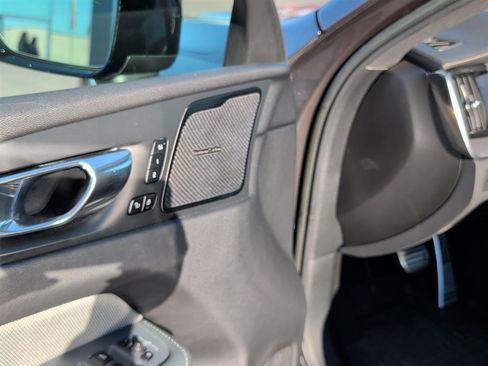 Used 2022 Volvo XC60 B5 R-Design w/ Advanced Package image 14