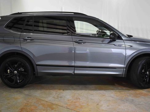 Used 2024 Volkswagen Tiguan SE R-Line image 10