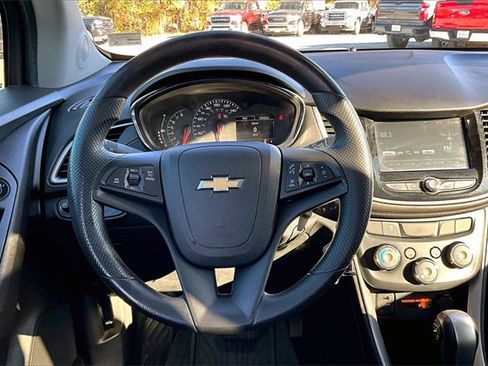 Used 2017 Chevrolet Trax LT image 12
