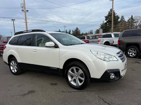 Used 2013 Subaru Outback 2.5i Limited image 3