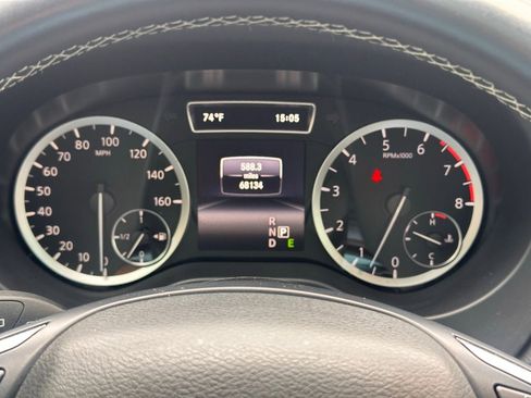 Used 2018 INFINITI QX30 Premium w/ Navigation Package image 26