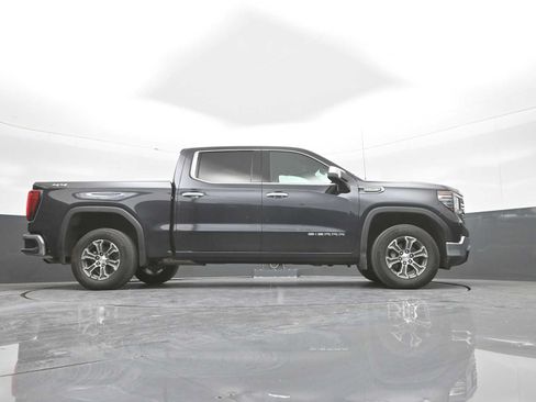 Used 2025 GMC Sierra 1500 SLT AWD/4WD image 39