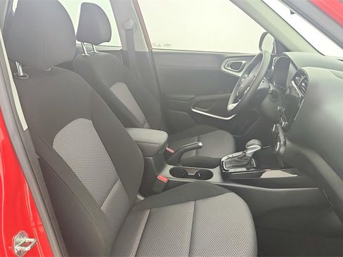 Used 2023 Kia Soul S image 30