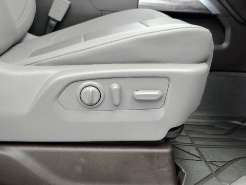 Used 2021 Chevrolet Silverado 2500 LTZ w/ LTZ Premium Package image 37