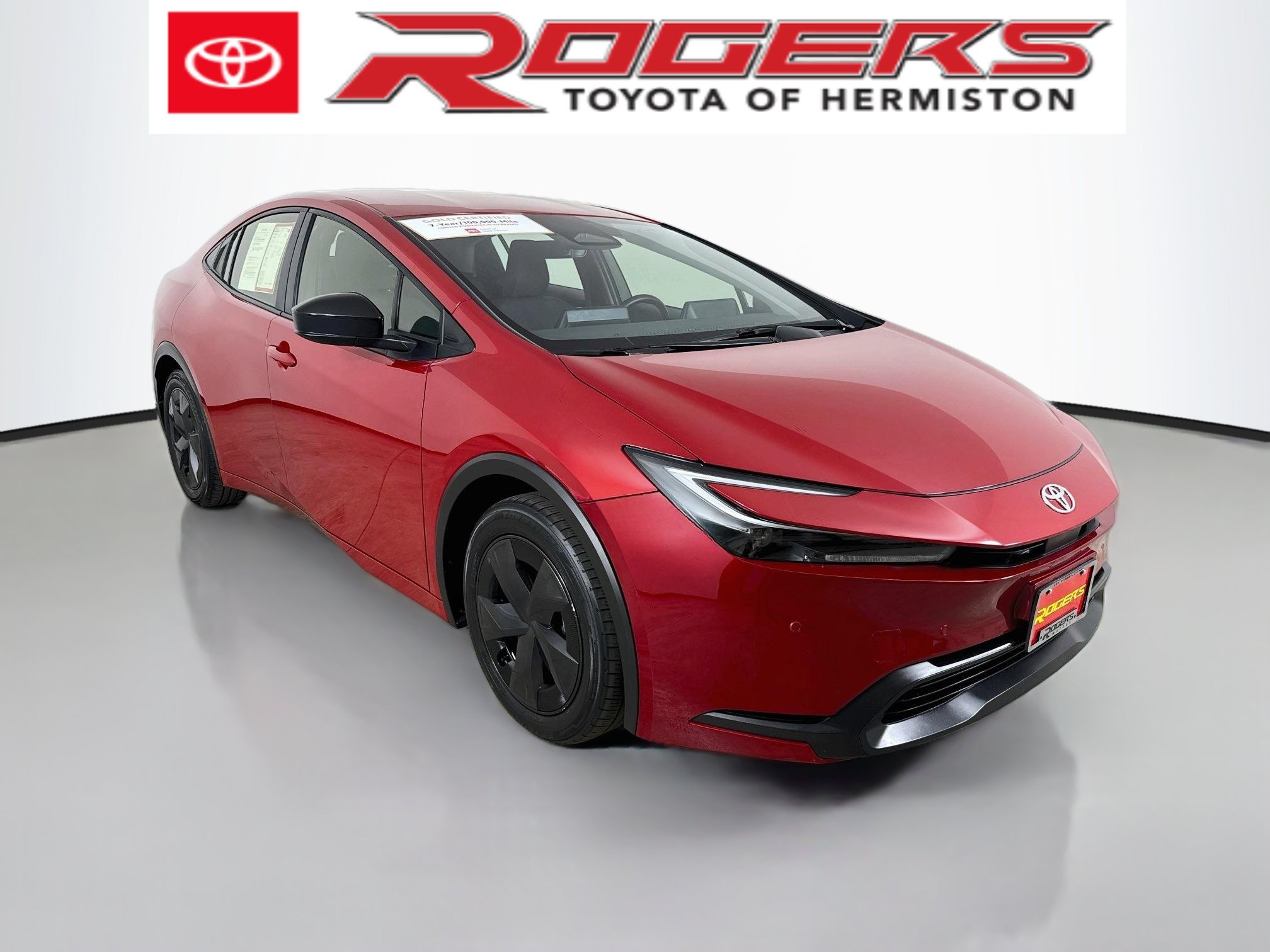 Certified 2025 Toyota Prius LE FWD image 1