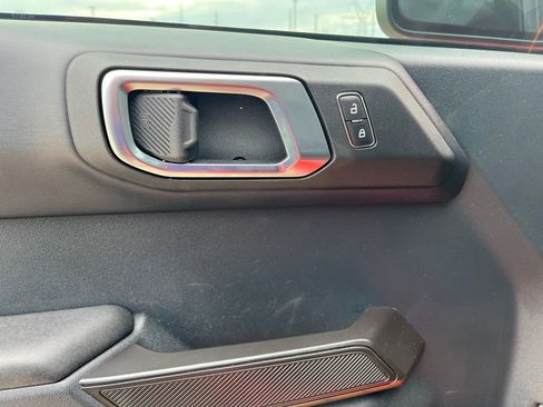 Used 2024 Ford Bronco Badlands image 14