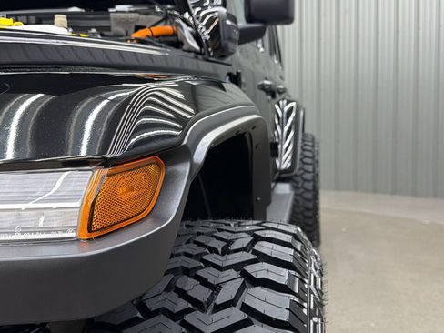 Used 2025 Jeep Wrangler Unlimited Sahara AWD/4WD image 13