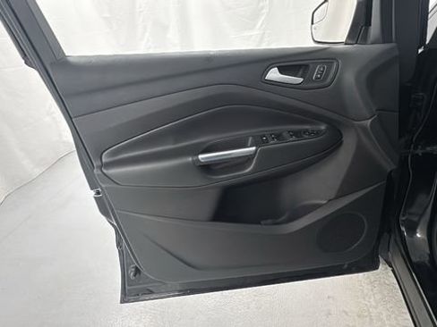 Used 2018 Ford Escape SE image 18