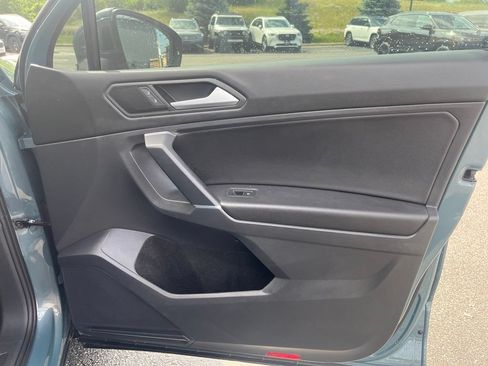 Used 2020 Volkswagen Tiguan SEL AWD/4WD image 11