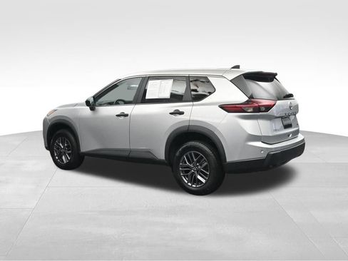 Used 2024 Nissan Rogue S AWD/4WD image 3