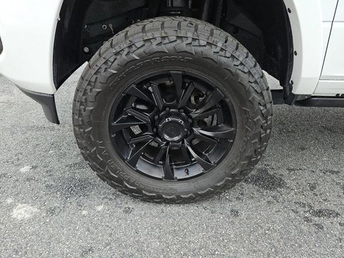 Used 2025 RAM 2500 Limited AWD/4WD image 9