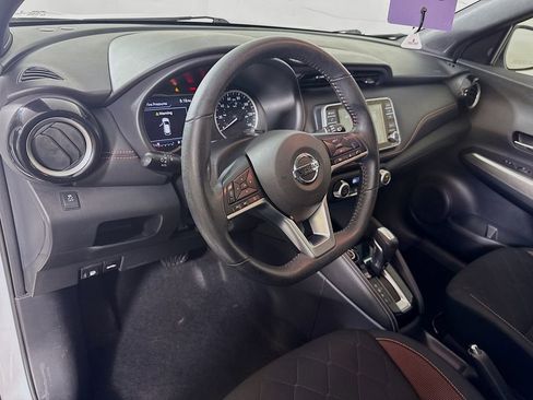 Used 2019 Nissan Kicks SR FWD image 9