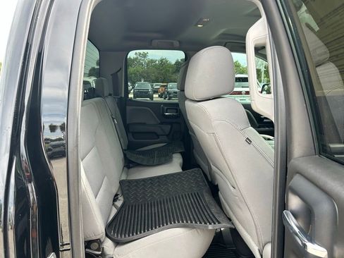 Used 2019 Chevrolet Silverado 1500 Custom w/ Custom Convenience Package AWD/4WD image 38
