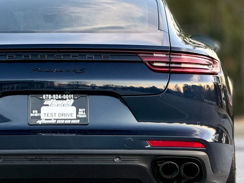 Used 2018 Porsche Panamera 4S image 16