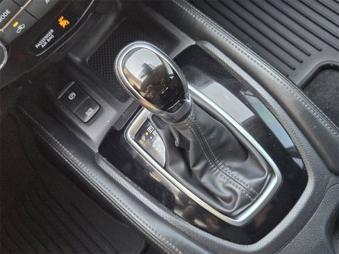 Used 2019 Nissan Rogue SL image 19