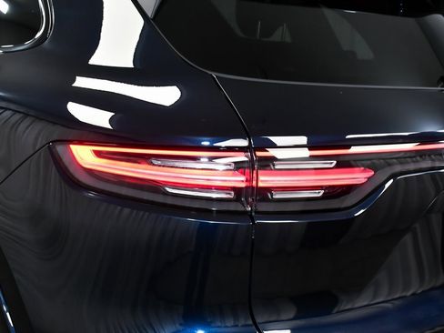 Used 2023 Porsche Cayenne GTS image 91