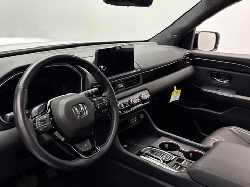 Used 2025 Honda Pilot Black Edition image 18